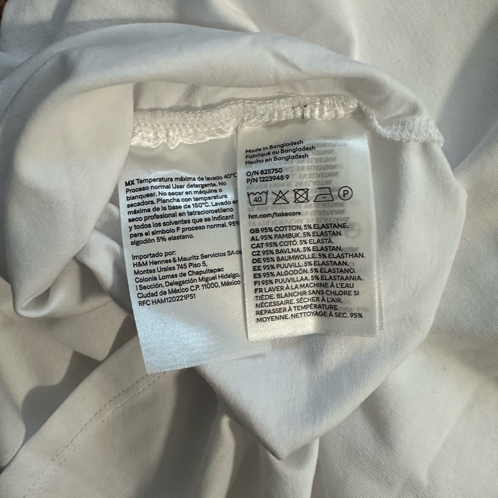 H&M Classic White Maternity Sleeve Top - Picture 6 of 6